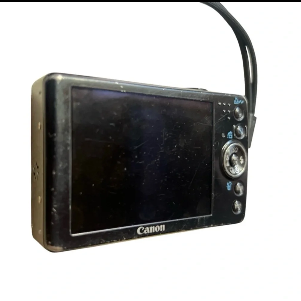 Canon PowerShot SD750 DIGITAL ELPH; Complete in original box